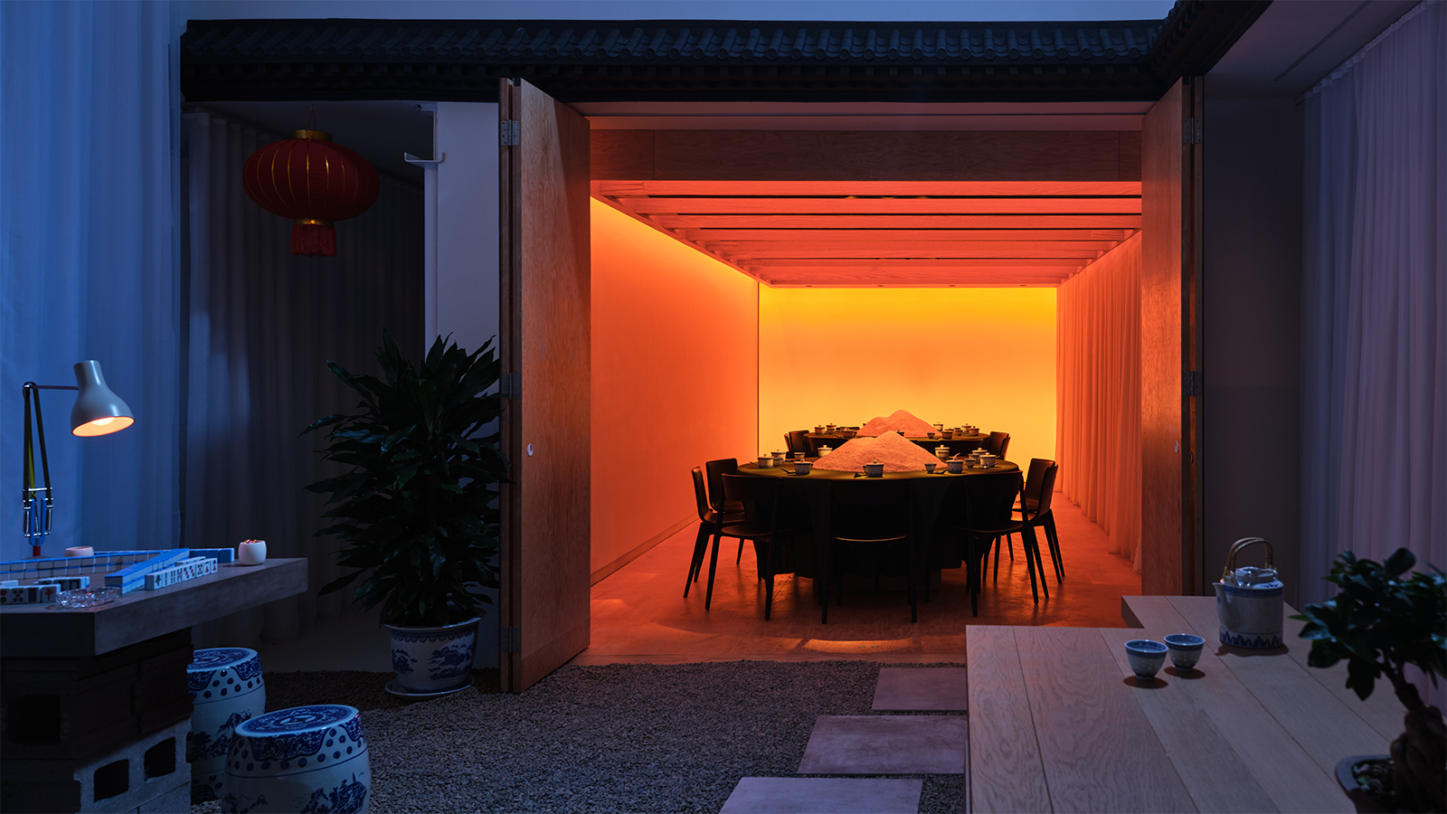 Light Gathering in the Yu&agrave;n  光聚院心